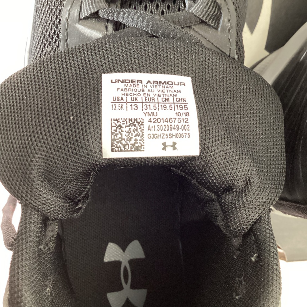 Under Armour Jet Black Basketball Shoes Sneakers Size 13.5K - Picture 4 of 4